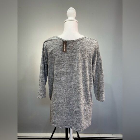 CLEARANCE! Gray Boutique Crewneck Full Length Sweater Size S NWT - Picture 2 of 5